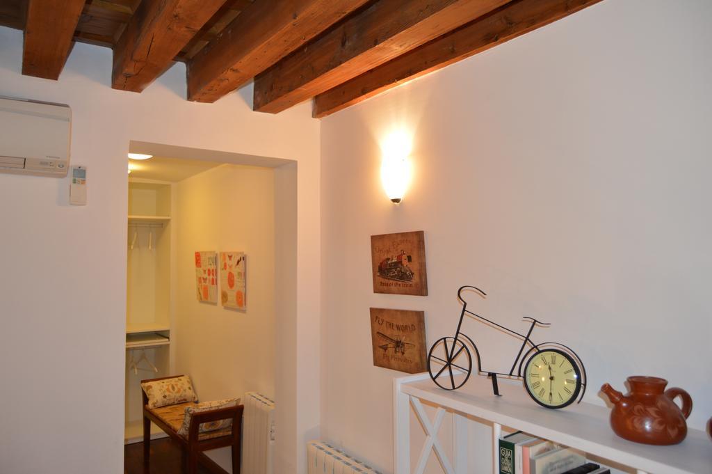 Apartamentos Nuncio Viejo Toledo Room photo