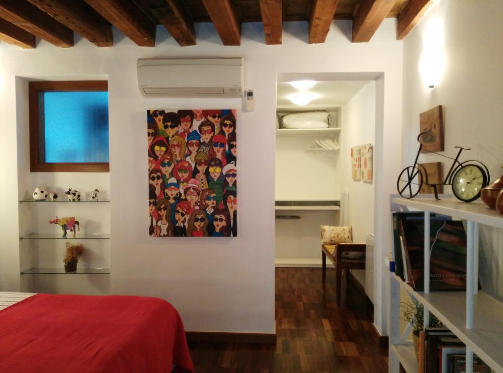 Apartamentos Nuncio Viejo Toledo Room photo